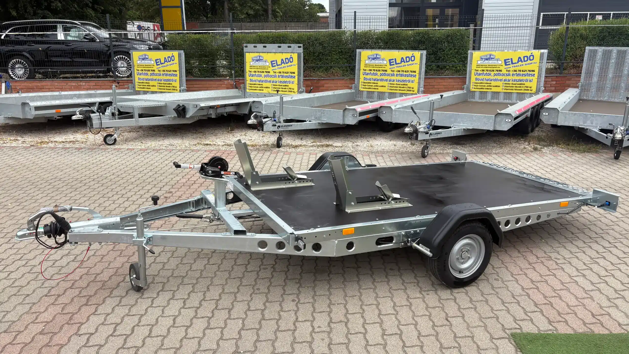 ALFA-B 23016MP.130SC egytengelyes, 3,0×1,6m méretű, 1300kg, fékezett, mellsőkerekes, uniplatós, síkplatós, süllyeszthető utánfutó